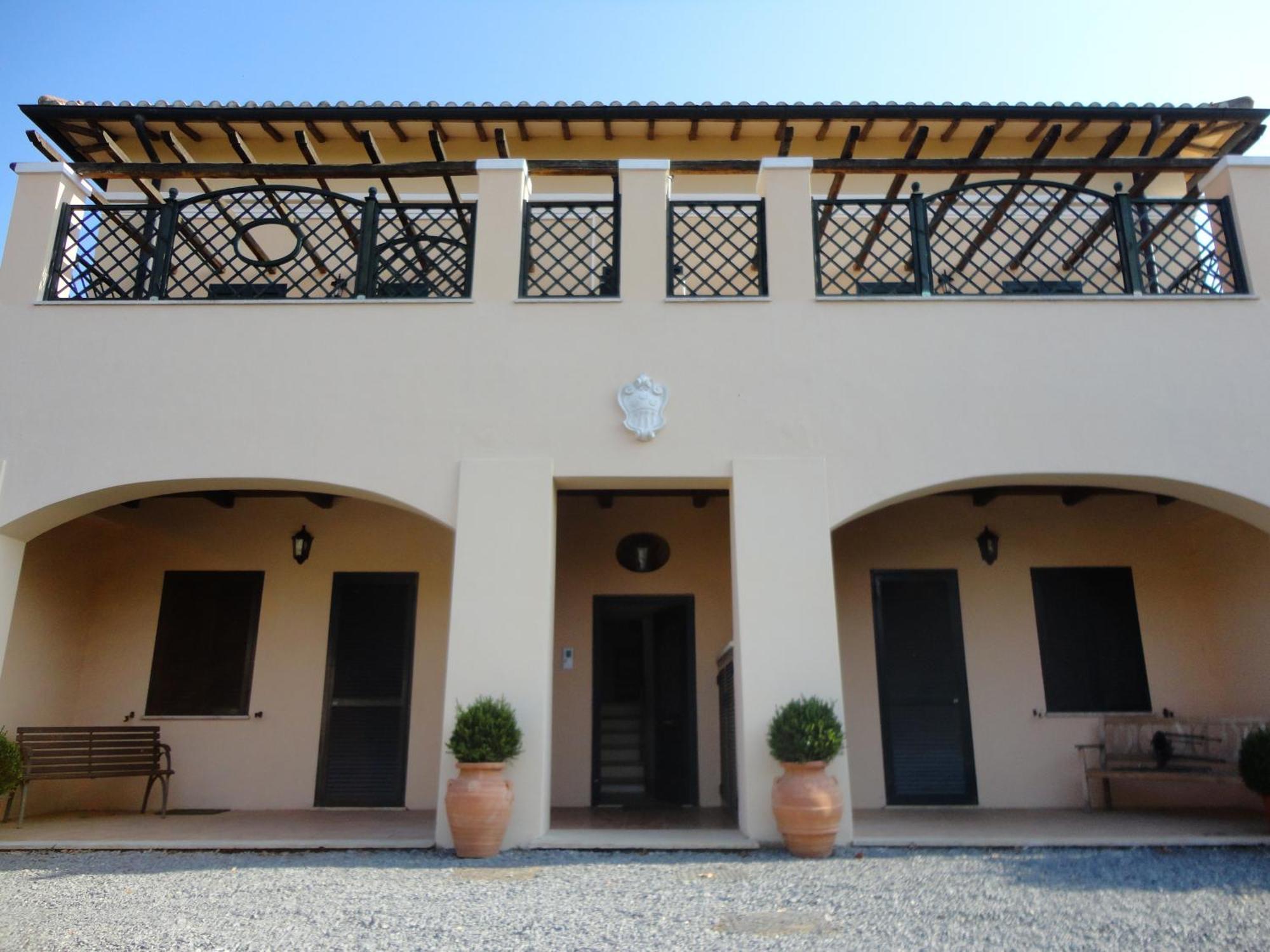 Casale Di Tormaggiore Villa And Country Suites Pomezia Exterior photo