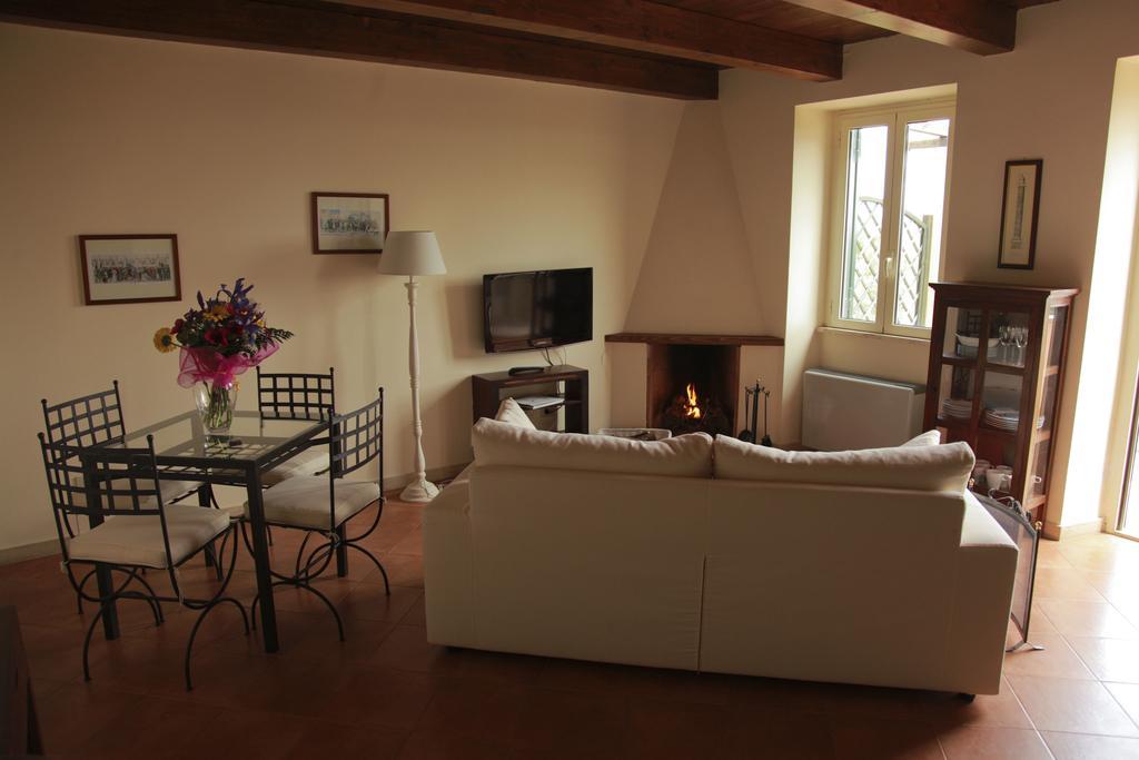 Casale Di Tormaggiore Villa And Country Suites Pomezia Exterior photo