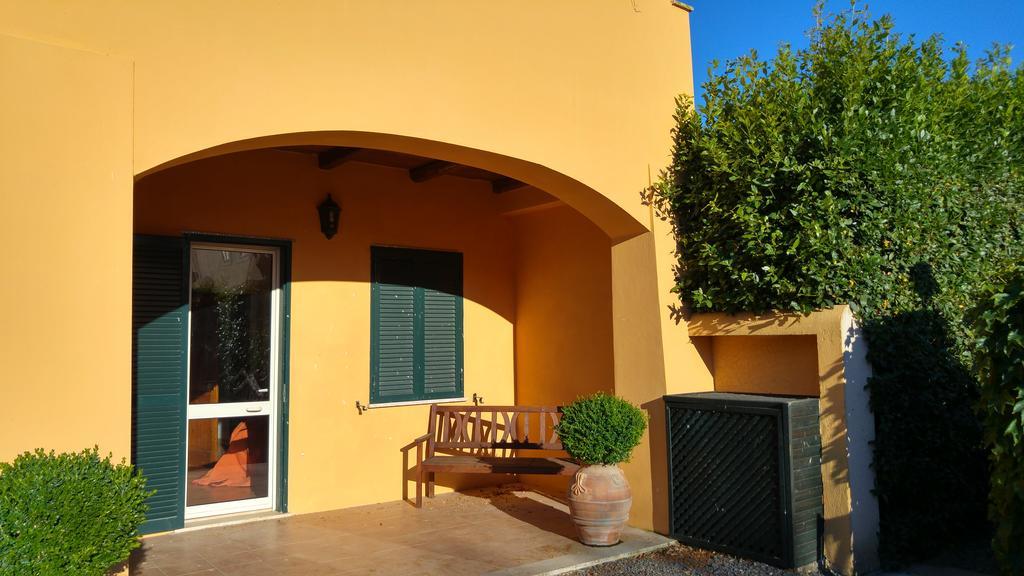 Casale Di Tormaggiore Villa And Country Suites Pomezia Exterior photo