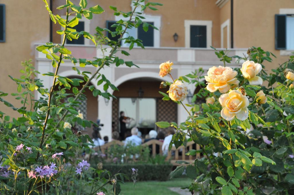 Casale Di Tormaggiore Villa And Country Suites Pomezia Exterior photo