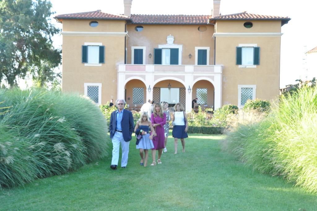 Casale Di Tormaggiore Villa And Country Suites Pomezia Exterior photo