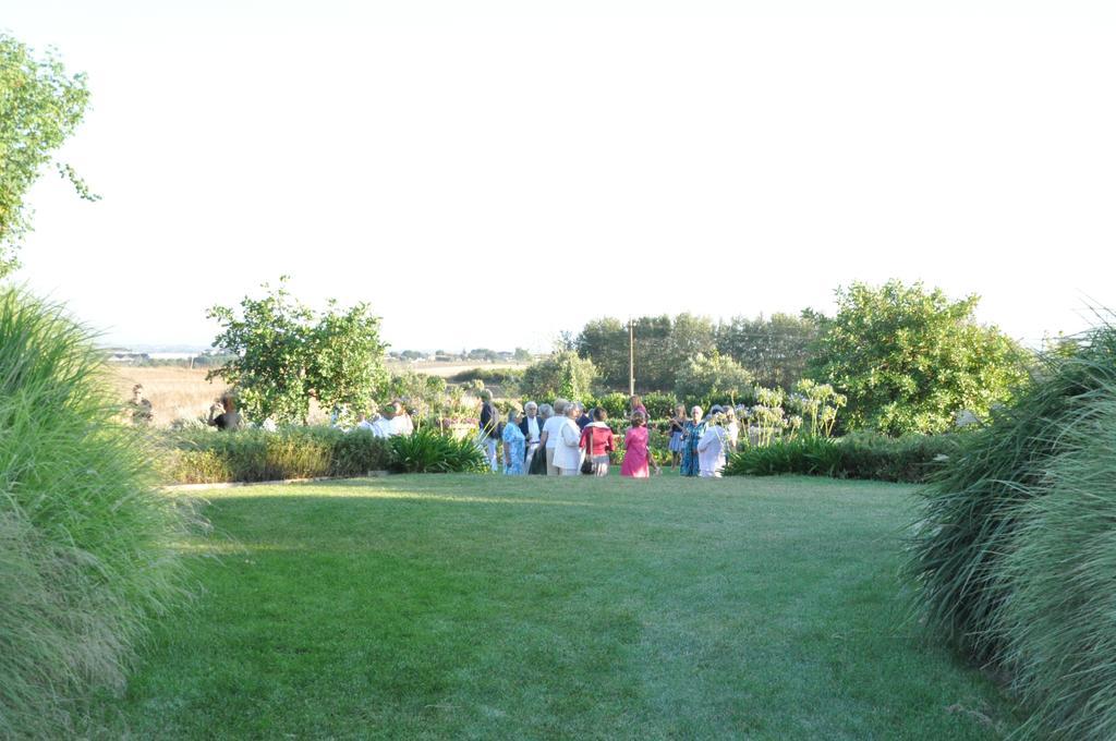Casale Di Tormaggiore Villa And Country Suites Pomezia Exterior photo