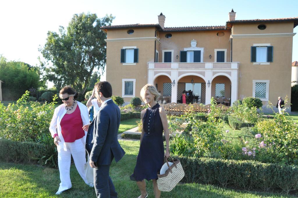 Casale Di Tormaggiore Villa And Country Suites Pomezia Exterior photo